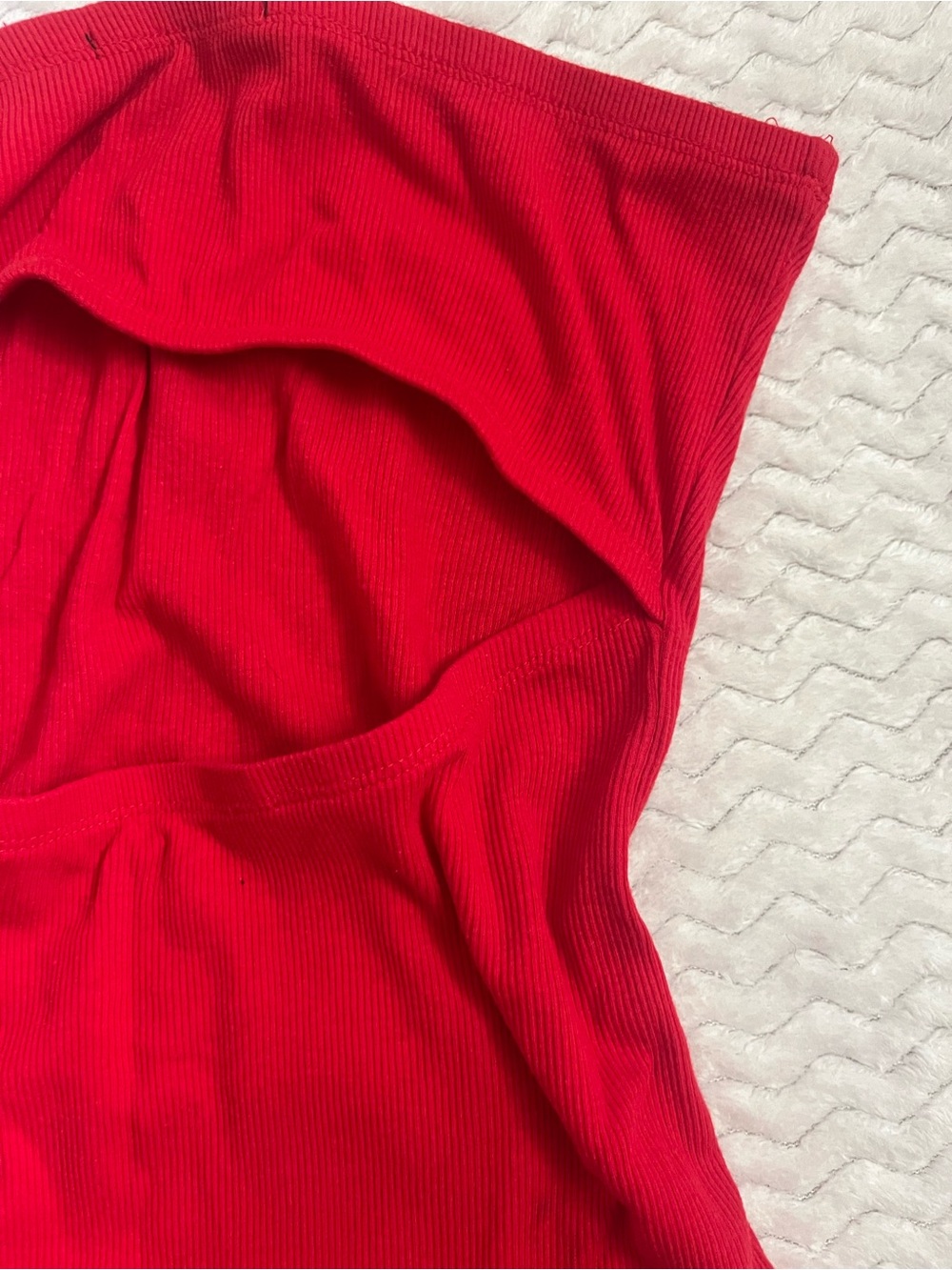 Strapless Red Ribbed Backless Dress - Picture 3 of 3